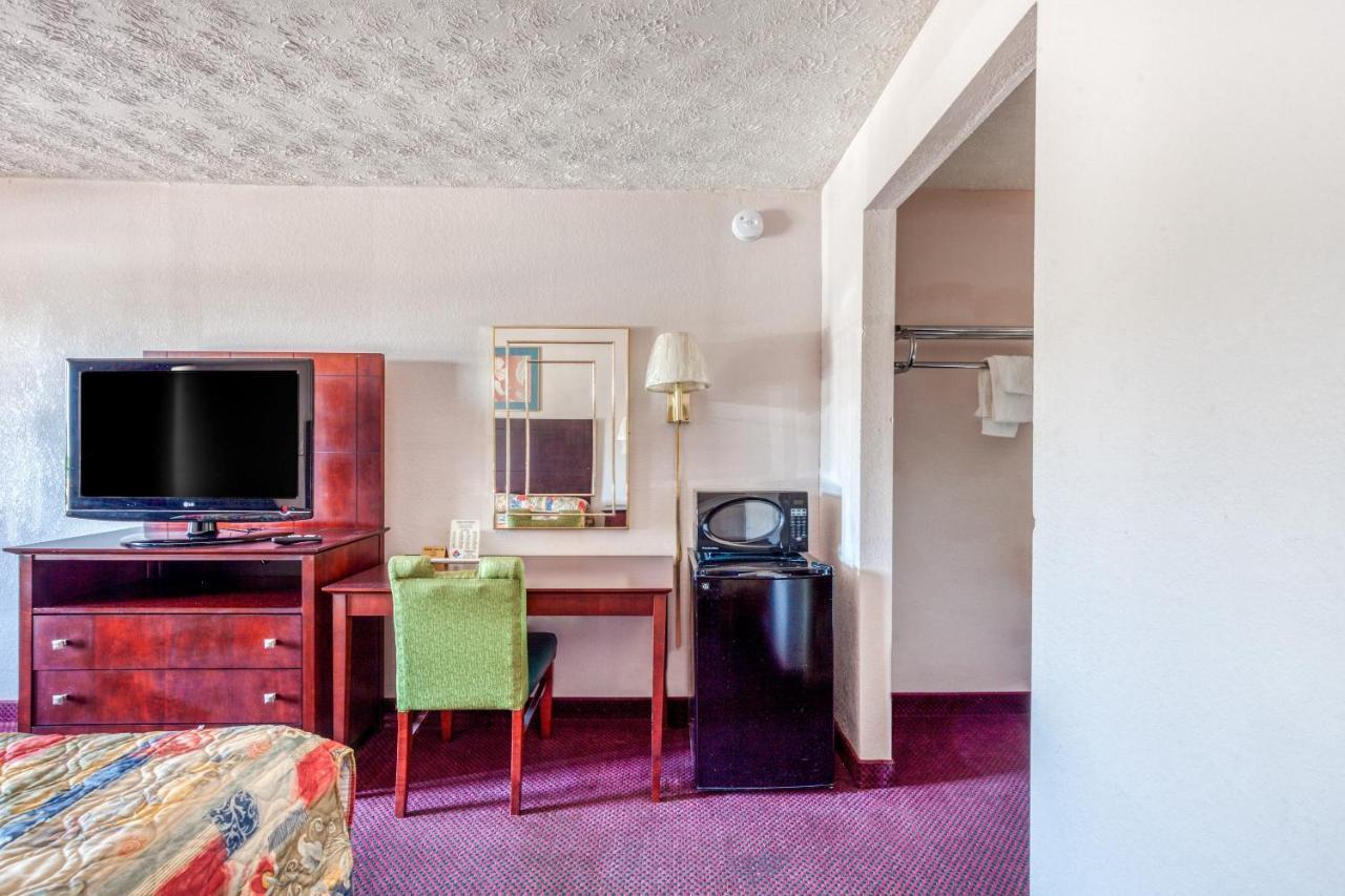 Oyo Hotel Decatur I-20 East & Wesley Club Dr Kültér fotó