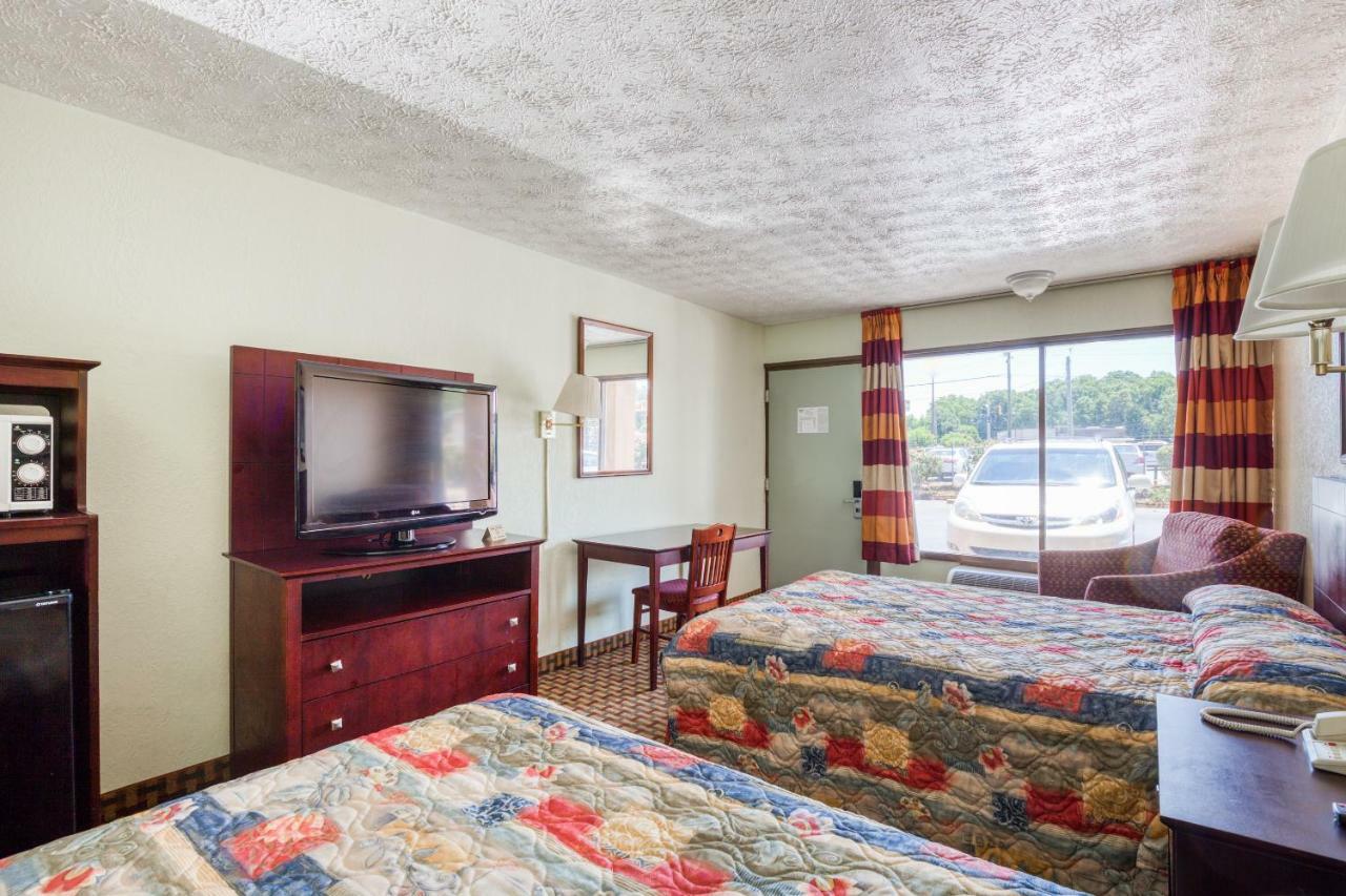 Oyo Hotel Decatur I-20 East & Wesley Club Dr Kültér fotó